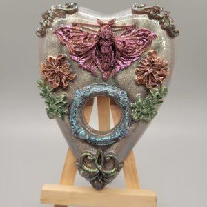 Death of a moth  decor Planchette